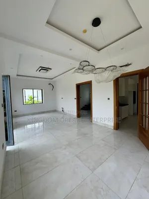 4bdrm Penthouse in Cowrie Creek Estate for rent