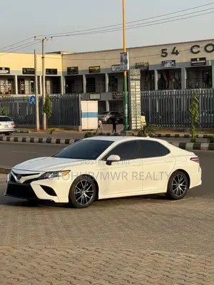 Toyota Camry 2019 White