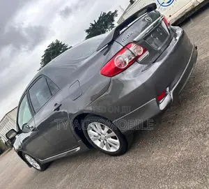 Toyota Corolla 2013 Black
