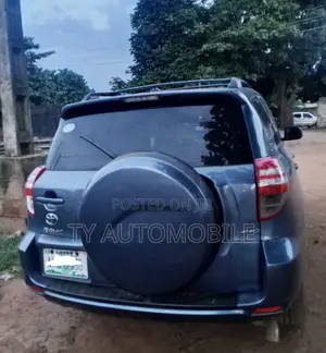 Toyota RAV4 2005 Blue
