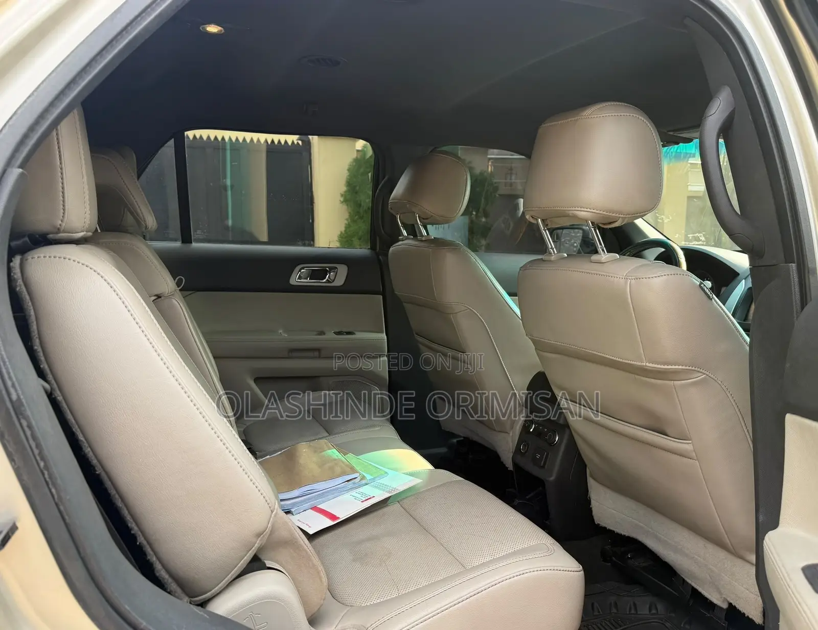Ford Explorer 2012 Gold