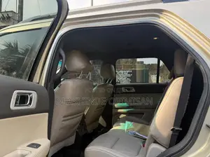 Ford Explorer 2012 Gold