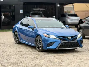 Toyota Camry XSE (2.5L 4cyl 8A) 2019 Blue