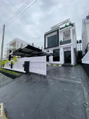 5bdrm Duplex in Ikota for sale