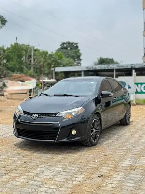 Toyota Corolla 2016 Black