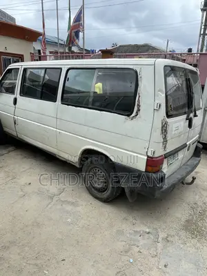 Volkswagen Transporter 2002 White