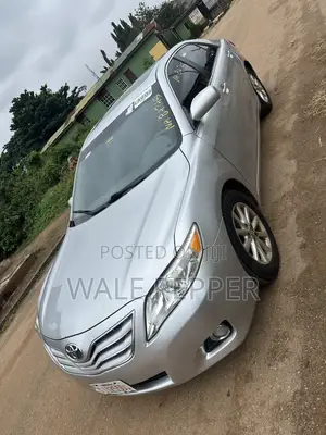 Toyota Camry XLE 4dr Sedan (2.5L 4cyl 6AM) 2010 Silver