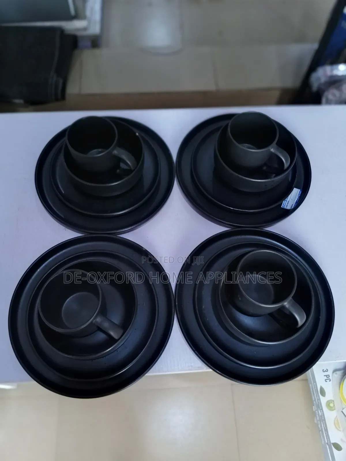 16 Pieces Dinner Set Plate Black Colour Glass