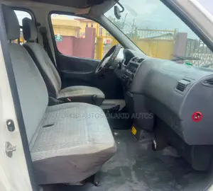 Toyota HiAce 2003 White