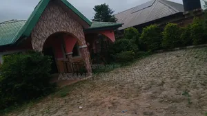 3bdrm Bungalow in Bodija, Ibadan for sale