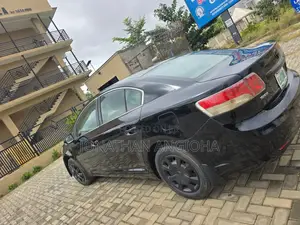 Toyota Avensis 2012 Black