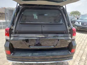 Toyota Land Cruiser 5.7 V8 GXR 2017 Black
