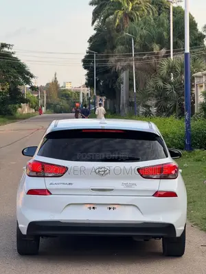 Hyundai Elantra 2017 White