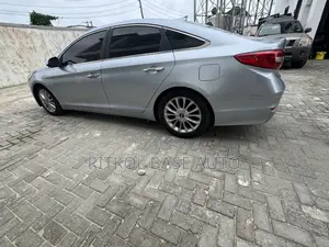 Hyundai Sonata Limited 2.0T 4dr Sedan (2.0L 4cyl Turbo 6A) 2015 Gray