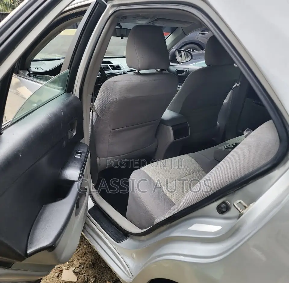 Toyota Camry 2012 Silver