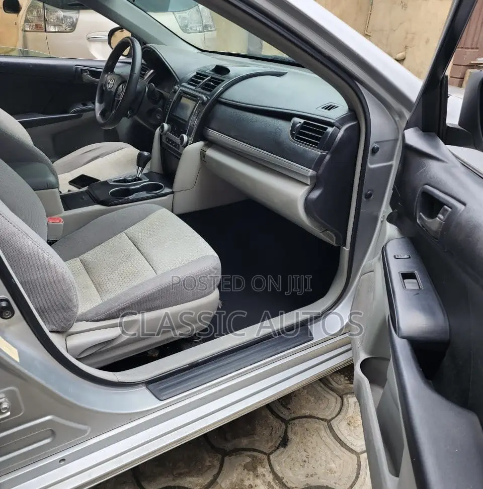 Toyota Camry 2012 Silver