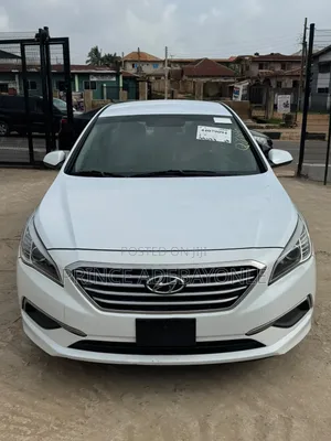 Hyundai Sonata Base Sedan FWD (2.4L 4cyl 6A) 2016 White