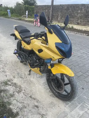 Bajaj Pulsar 220 F 2024 Yellow