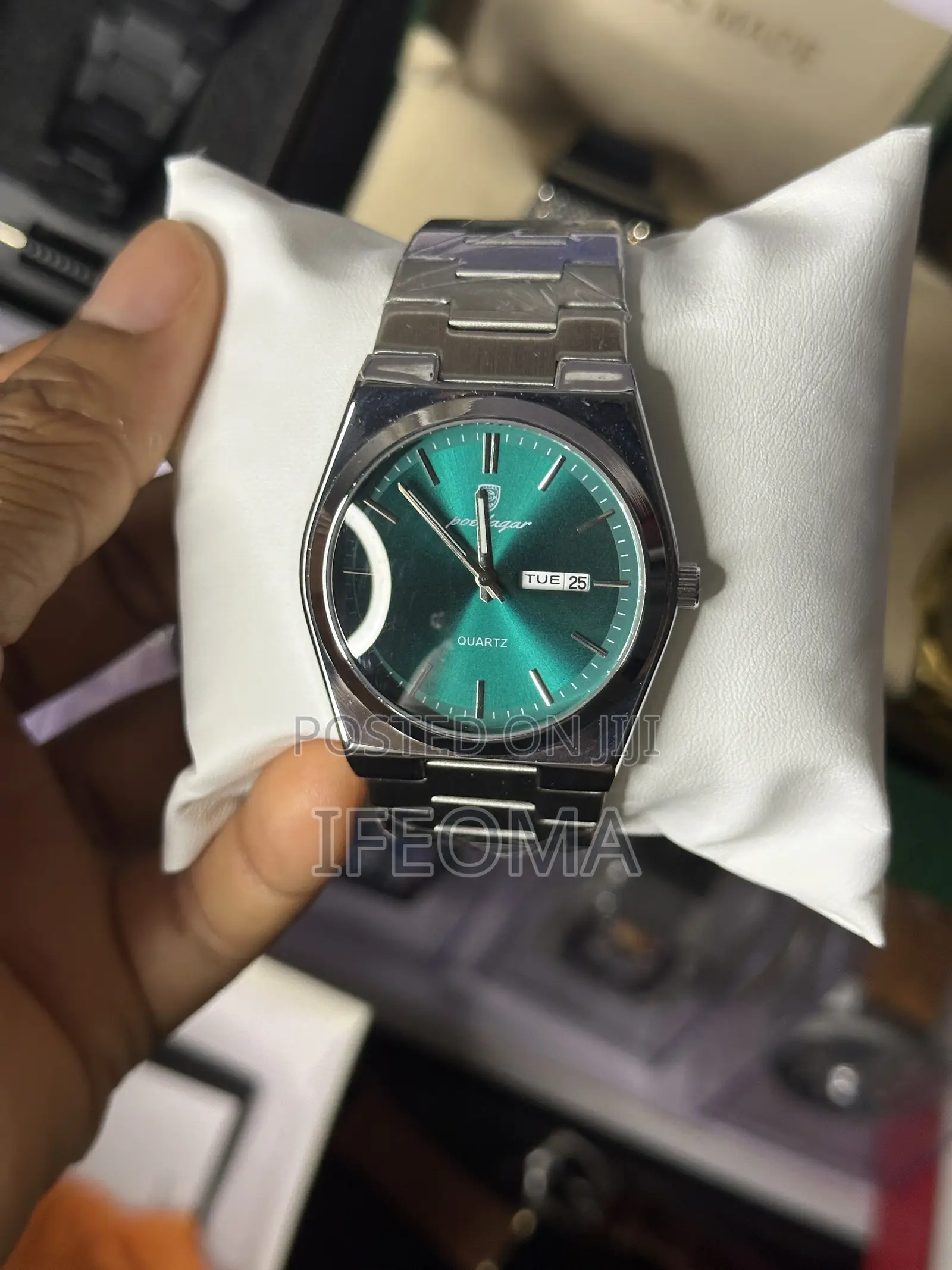 Luxurious Wristwatches 