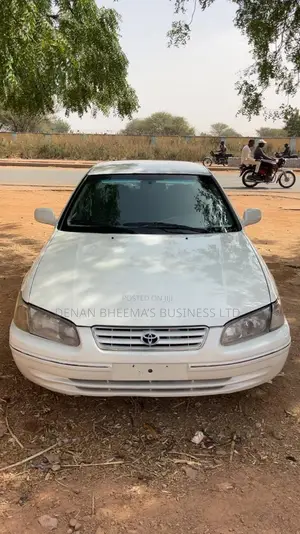 Toyota Camry 2001 White