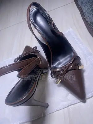 Sexy Fashion Bow Knot Metal Buckle Decor Pointed Toe Stiletto Heels