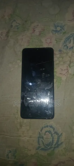 Itel A06 64 GB Black