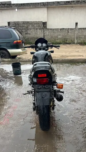 Honda CB 2002 Black