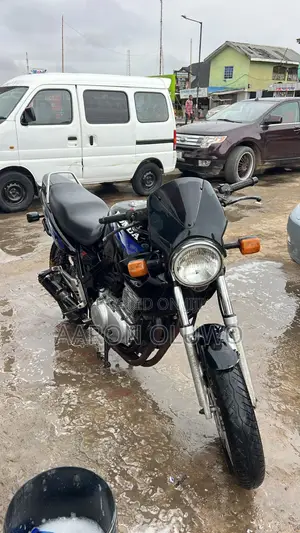 Honda CB 2002 Black