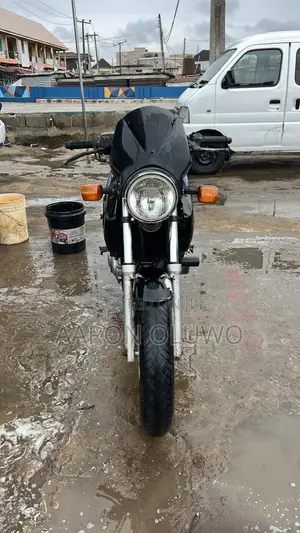 Honda CB 2002 Black