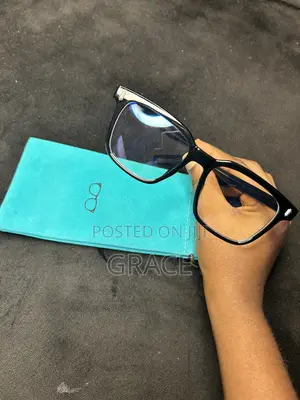 Fashionable Unisex Glasses