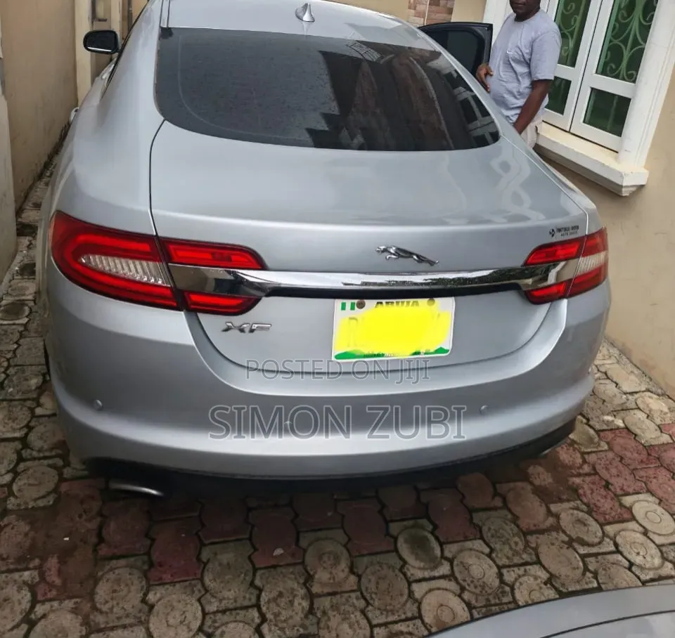 Jaguar XF 2015 Silver