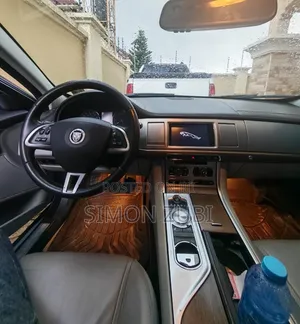 Jaguar XF 2015 Silver