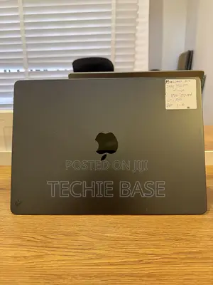 Laptop Apple MacBook Pro 2023 M3 Pro 18GB Apple M3 Pro SSD 512GB