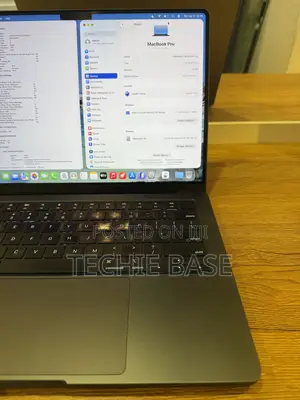 Laptop Apple MacBook Pro 2023 M3 Pro 18GB Apple M3 Pro SSD 512GB