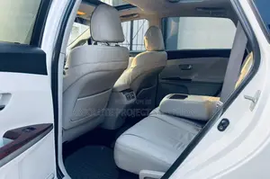 Toyota Venza AWD 2010 White
