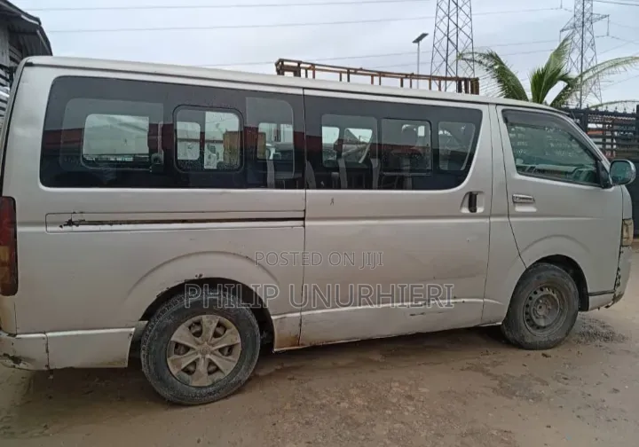 Toyota HiAce 2008