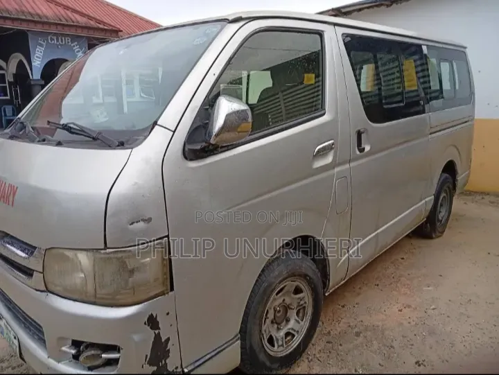 Toyota HiAce 2008