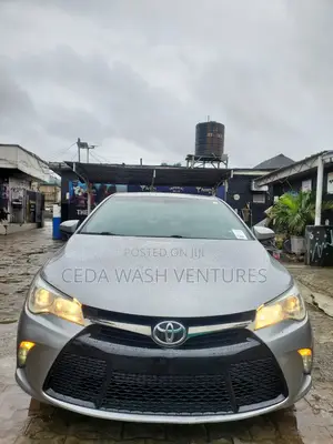 Toyota Camry XLE 4dr Sedan (2.5L 4cyl 6A) 2015 Silver