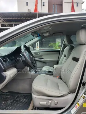 Toyota Camry XLE 4dr Sedan (2.5L 4cyl 6A) 2015 Silver