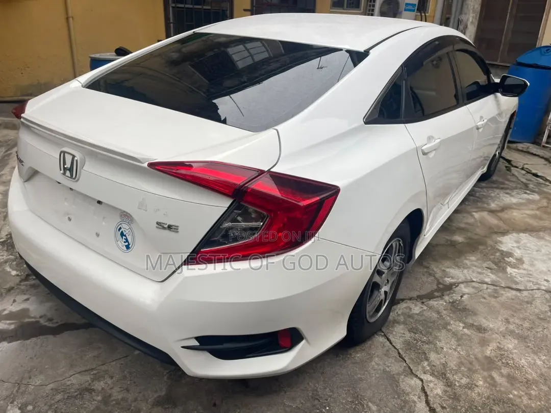 Honda Civic 2018 White