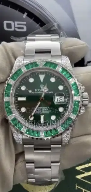 Rolex Submariner Date "Hulk" (Custom Diamond Emerald Edition)