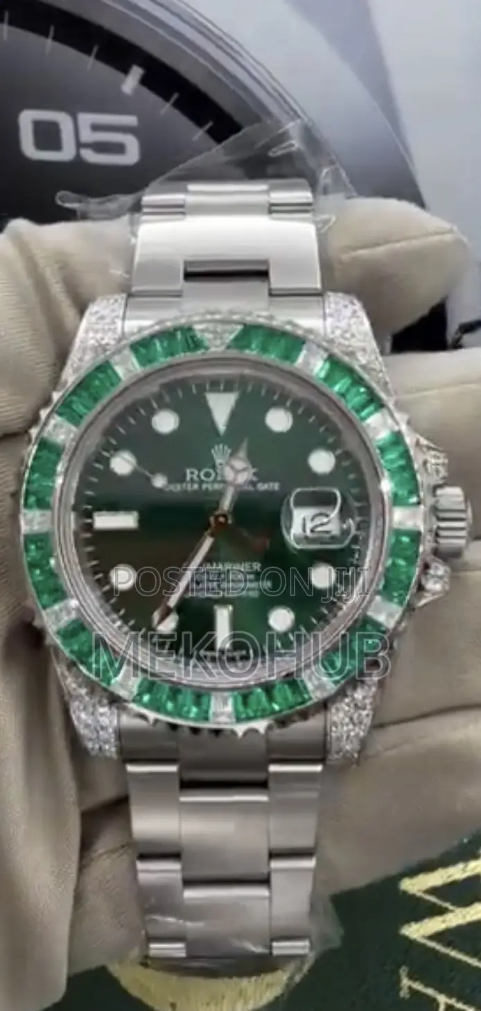 Rolex Submariner Date "Hulk" (Custom Diamond Emerald Edition)