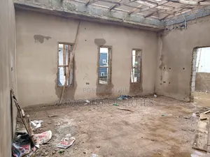 4bdrm Duplex in Sabon Lugbe for sale