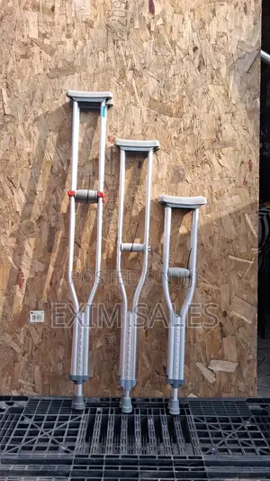 US Quality Adjustable Underarm Crutches.