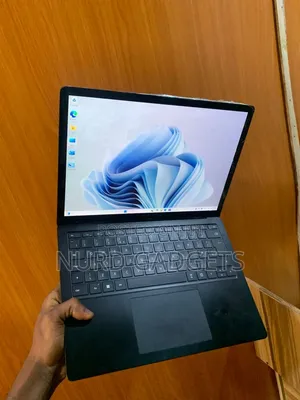 Laptop Dell Latitude 7390 2-in-1 16GB Intel Core i7 SSD 256GB