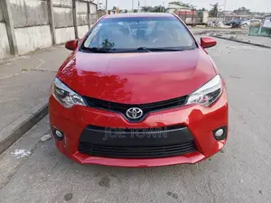 Toyota Corolla 2015 Red