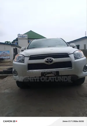Toyota RAV4 2012 White