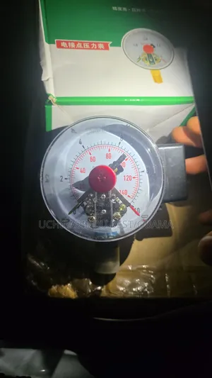 Pressure Gauge With Contact