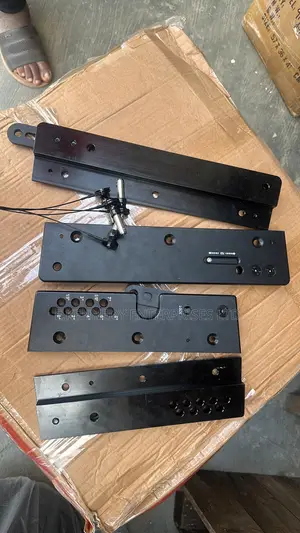 Standard 12 Inch Line Array Bracket (4 Pins)