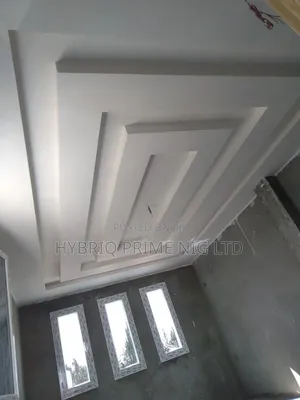 POP Ceiling With Recessed Lighting